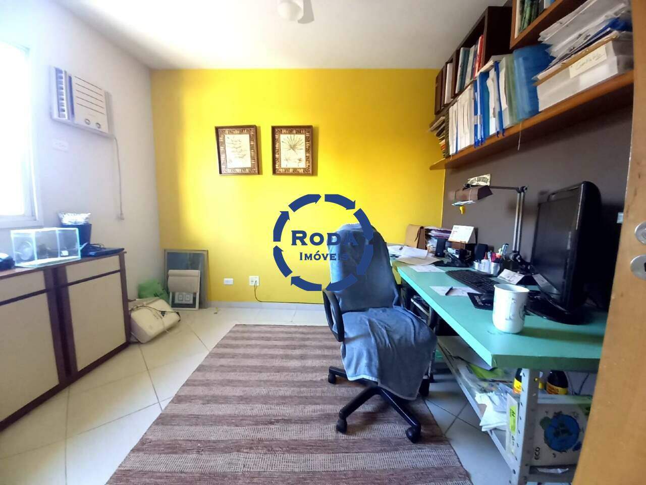 Sobrado de Condomínio à venda no Embaré: 