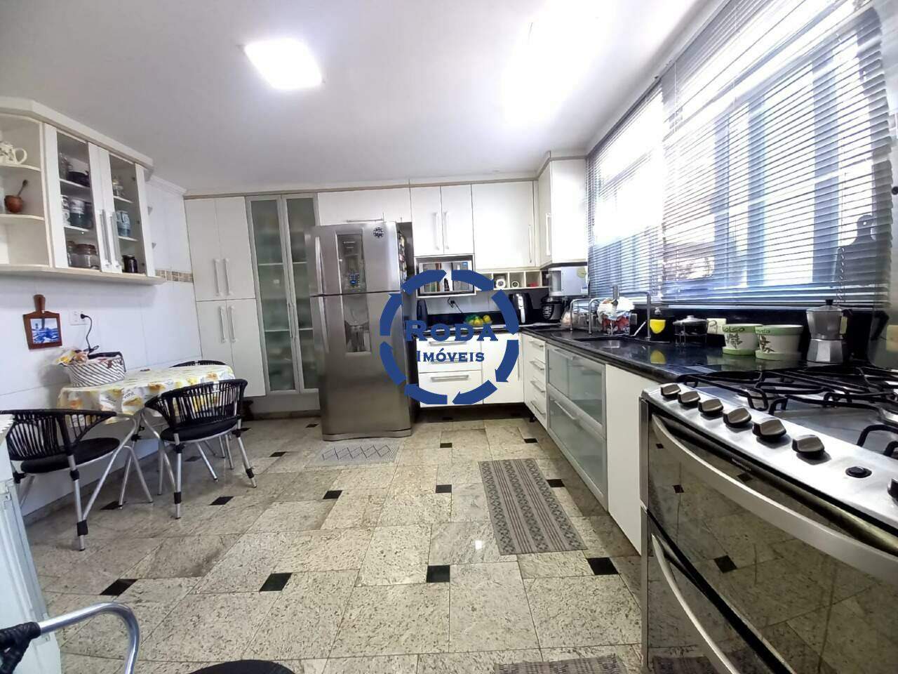 Sobrado de Condomínio à venda no Embaré: 