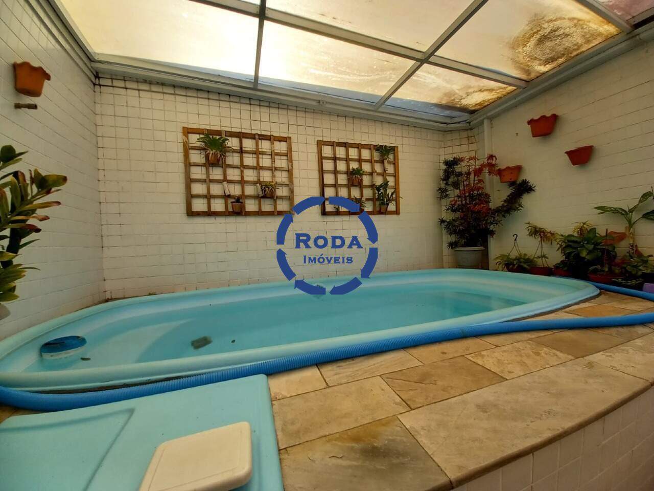 Sobrado de Condomínio à venda no Embaré: 