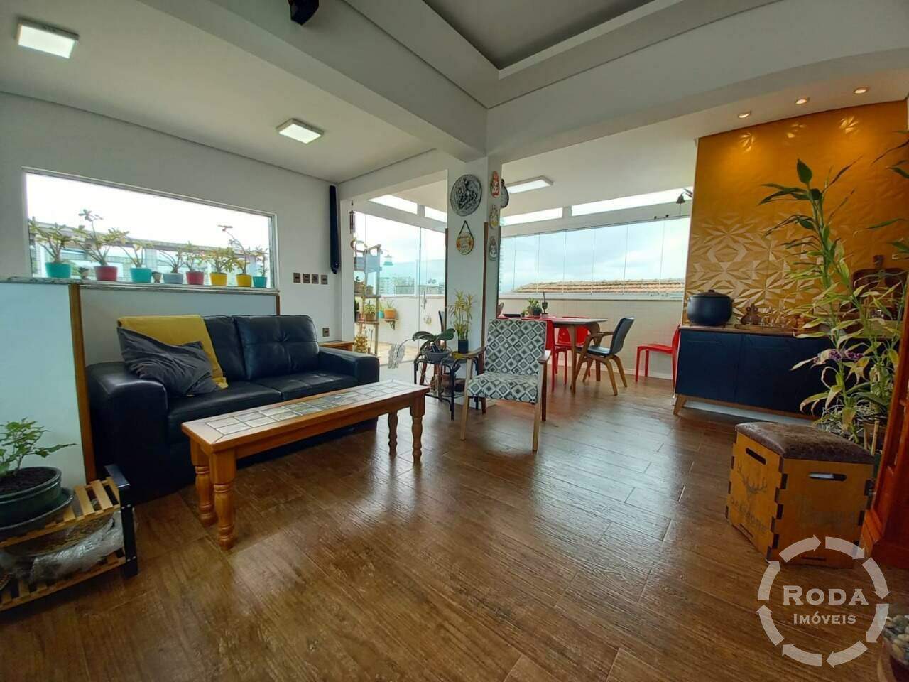 Cobertura à venda no Ponta da Praia: 