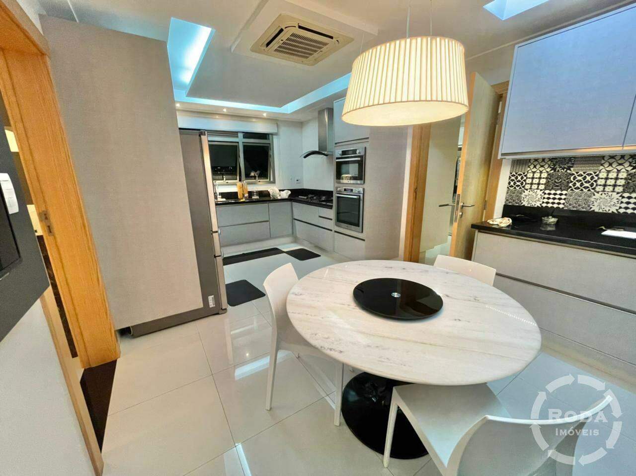 Apartamento à venda no Ponta da Praia: 