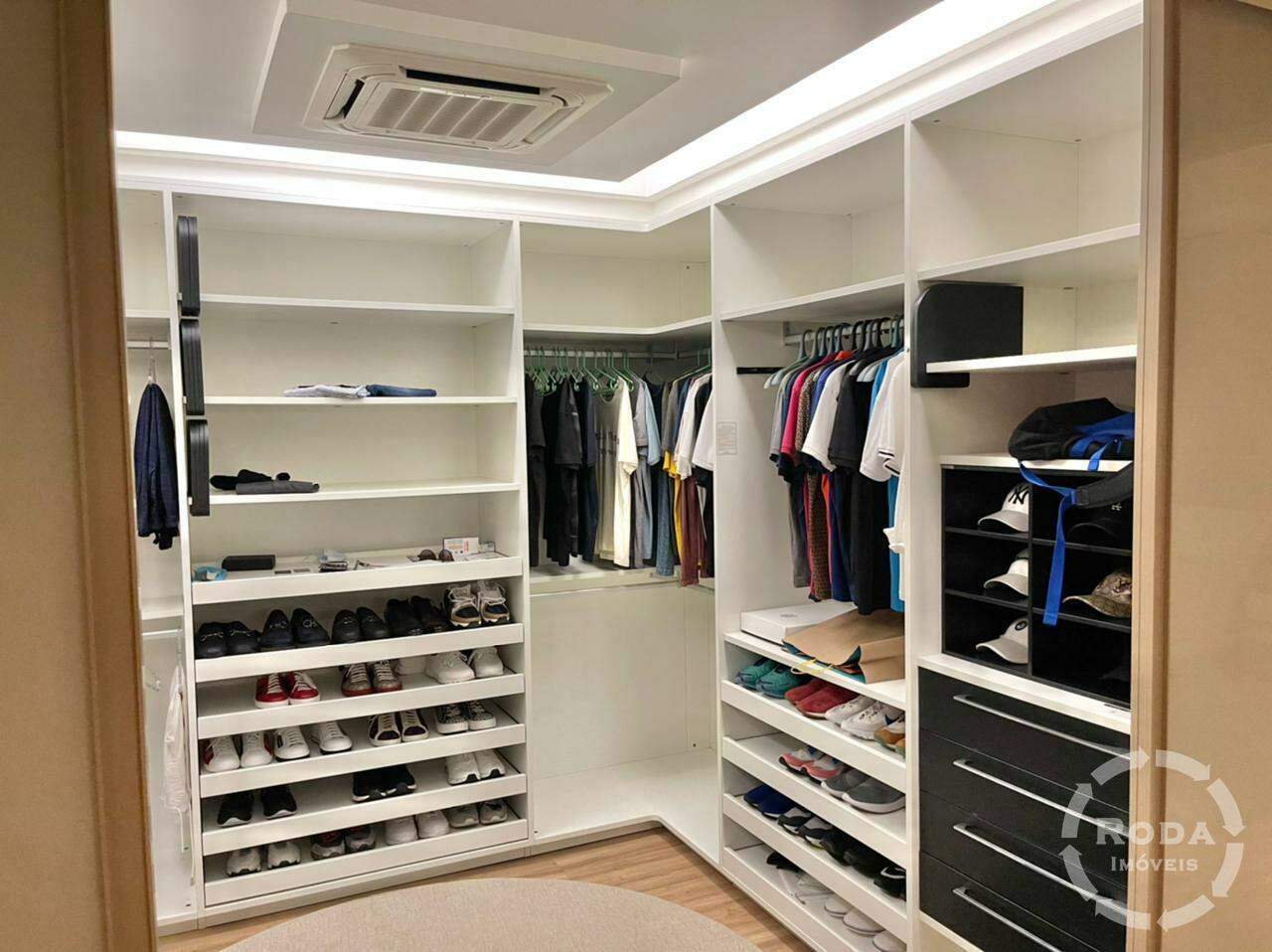 Apartamento à venda no Ponta da Praia: 