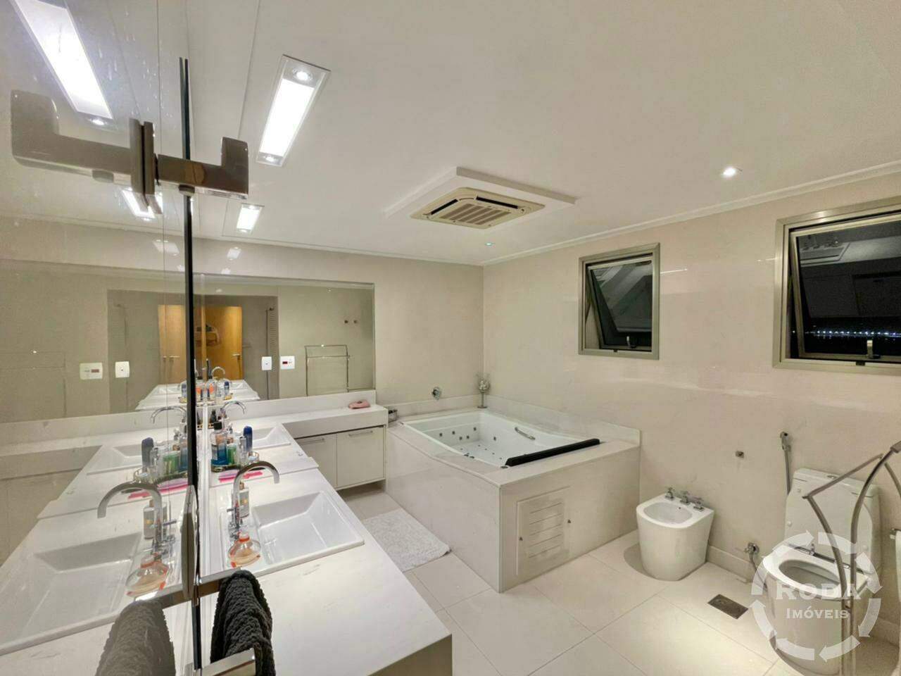 Apartamento à venda no Ponta da Praia: 