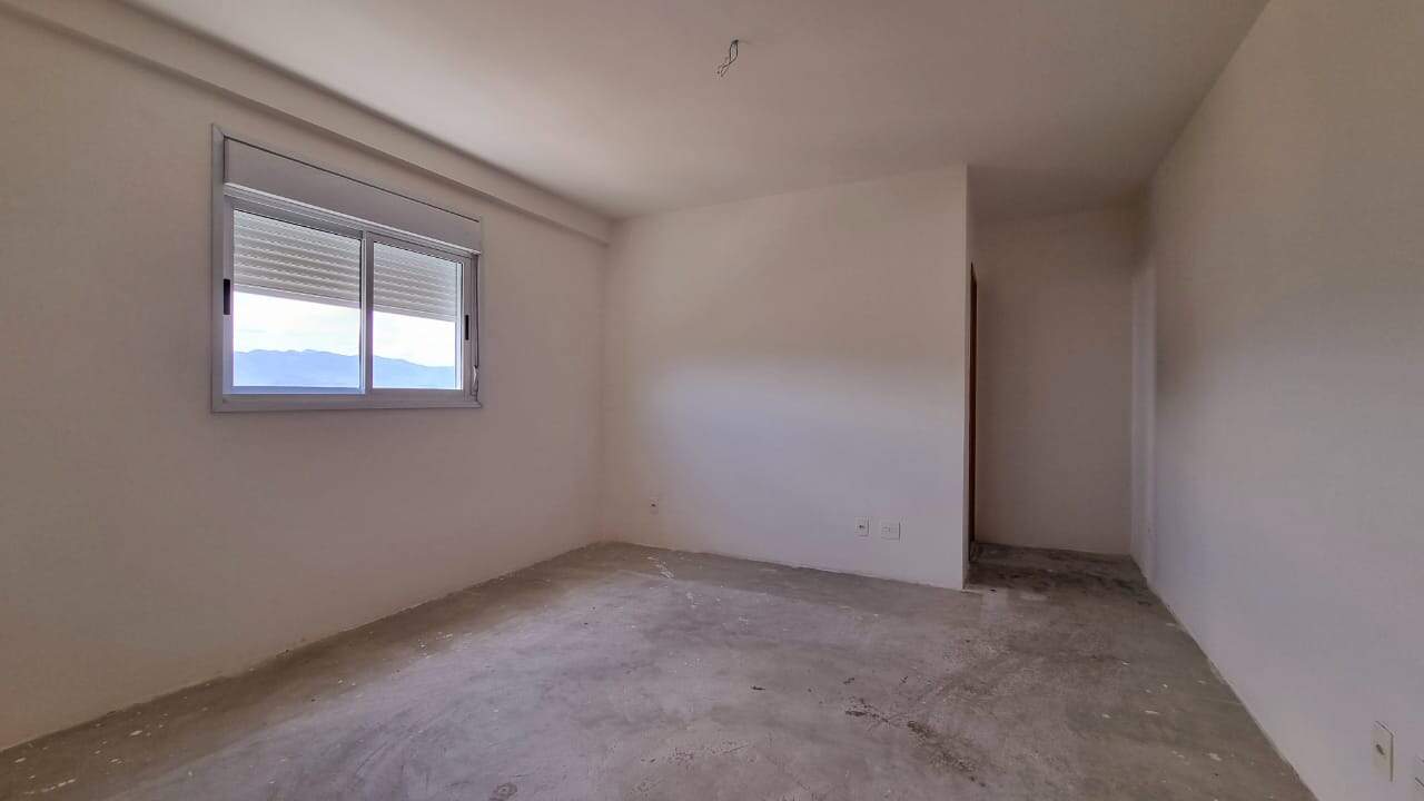 Apartamento Duplex à venda no Encruzilhada: 