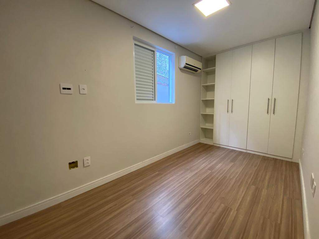 Casa para aluguel no Campo Grande: 