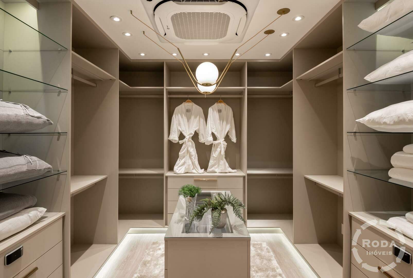 Apartamento à venda no Ponta da Praia: 