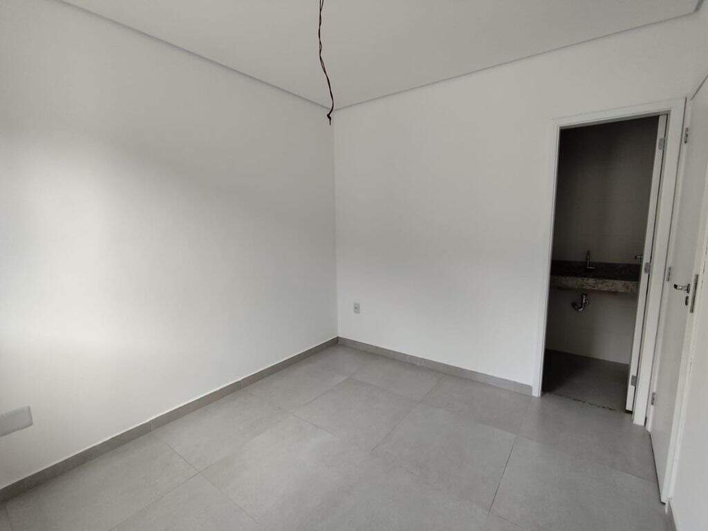 Casa de Condomínio à venda no Campo Grande: 