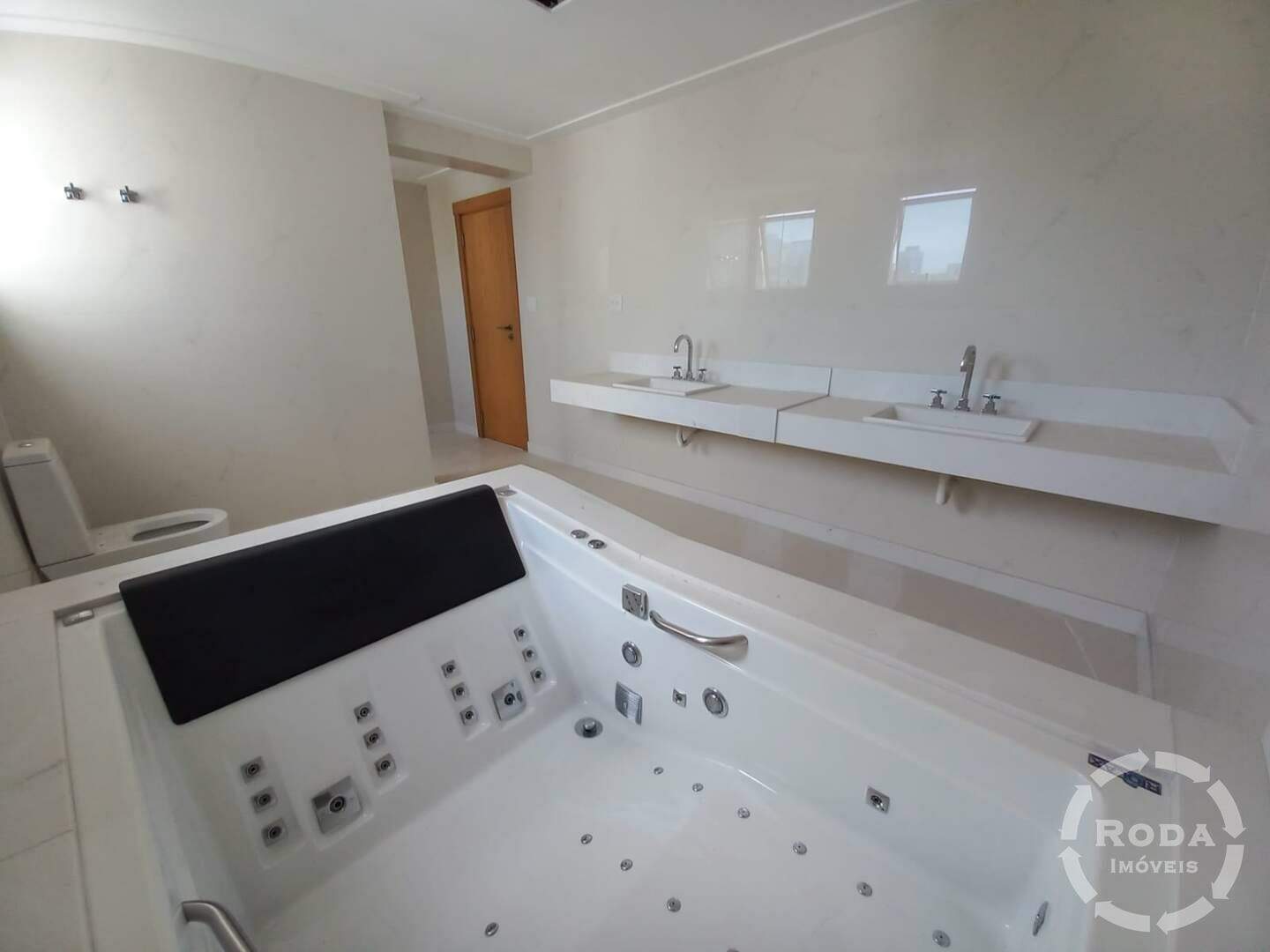 Apartamento à venda no Ponta da Praia: 