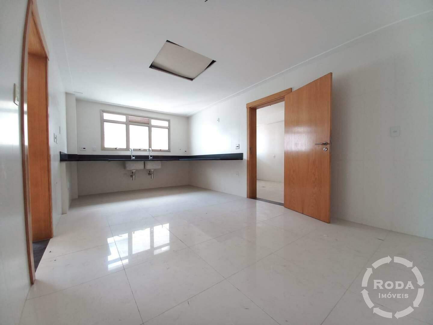 Apartamento à venda no Ponta da Praia: 