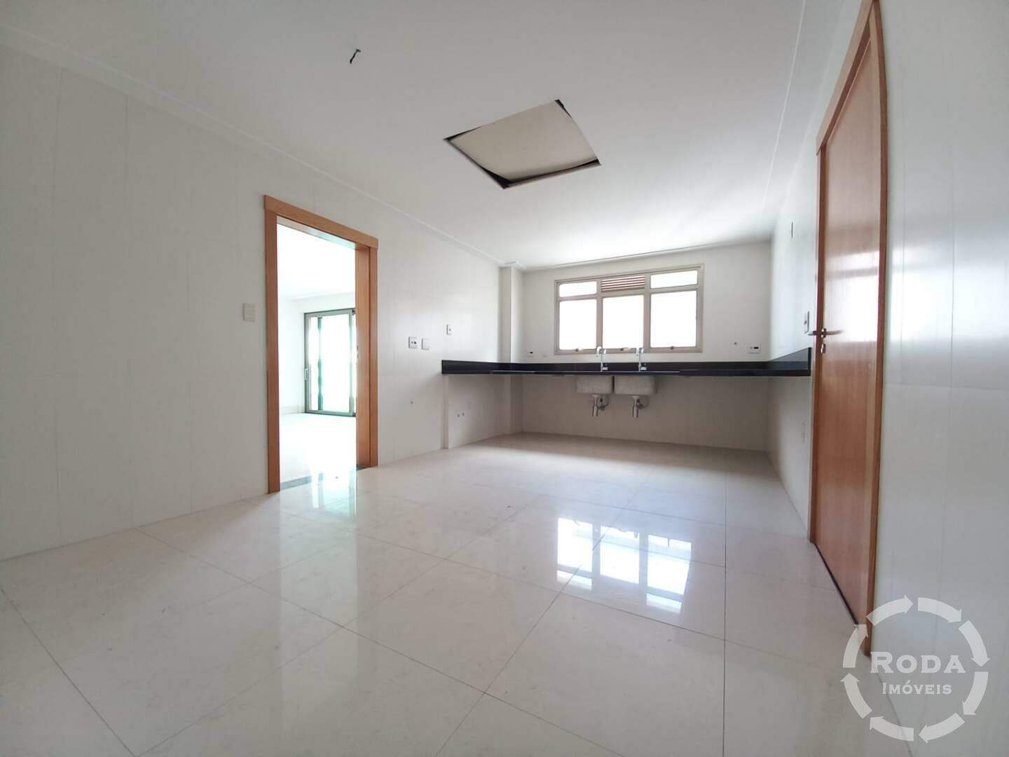 Apartamento à venda no Ponta da Praia: 