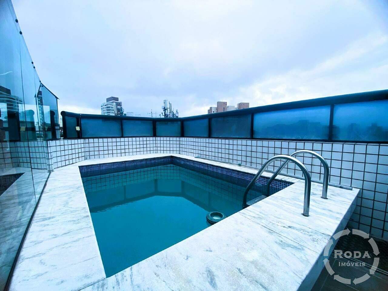 Cobertura à venda no Ponta da Praia: 