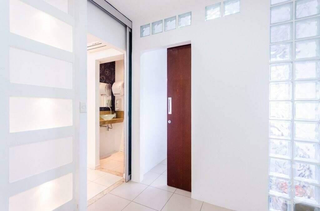Conjunto Comercial à venda no Vila Mathias: 