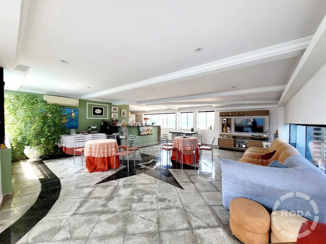 Cobertura à venda no Ponta da Praia: 