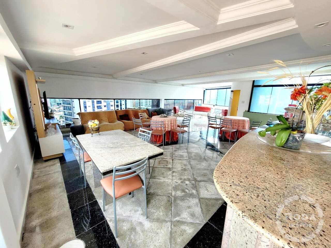 Cobertura à venda no Ponta da Praia: 