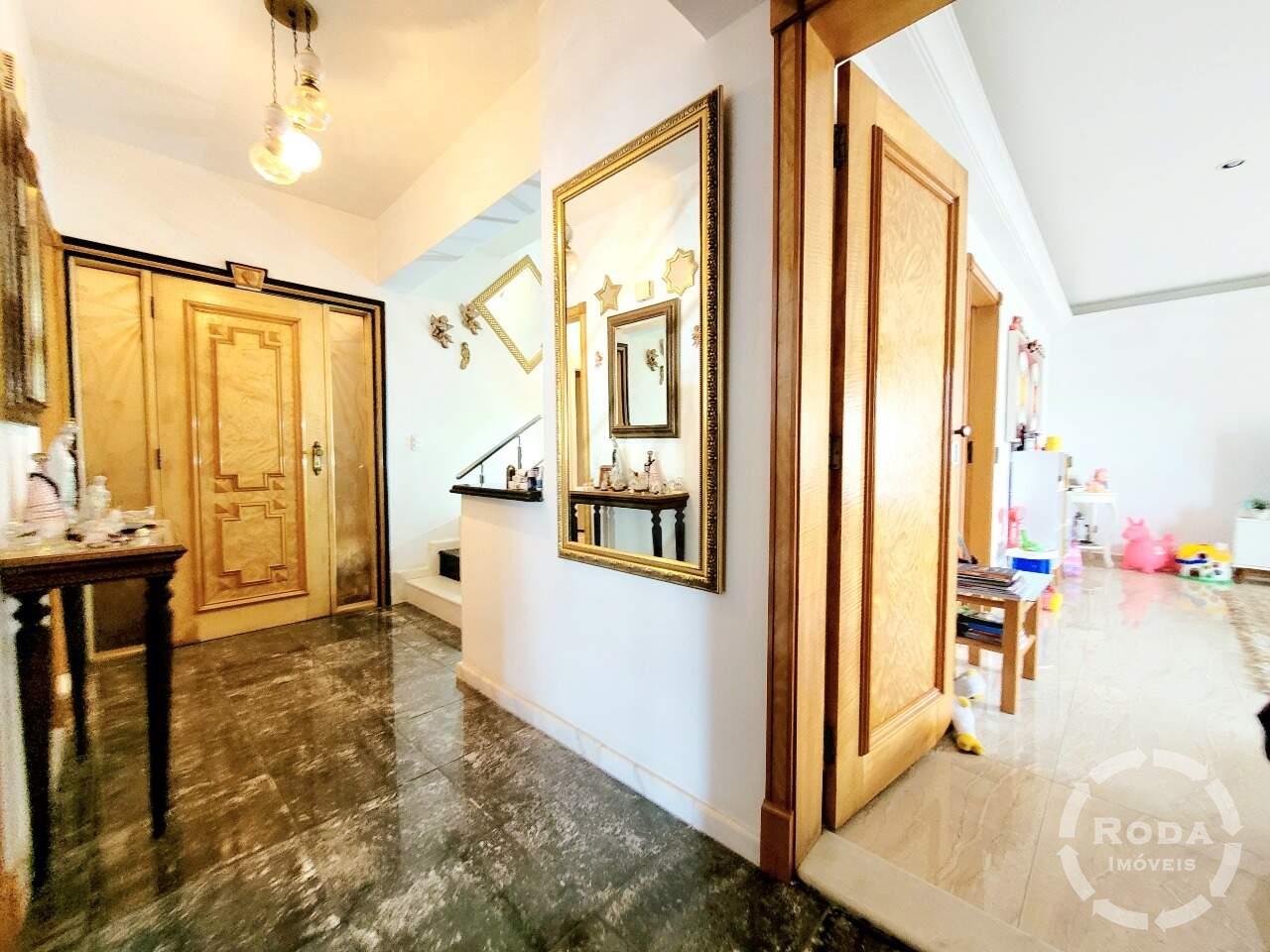 Cobertura à venda no Ponta da Praia: 