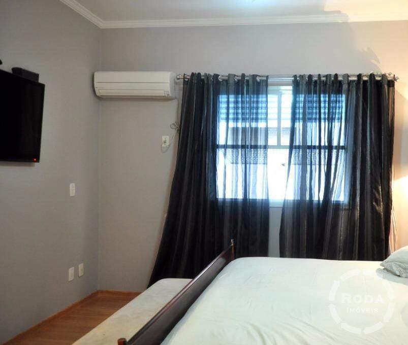 Casa à venda no Embaré: 