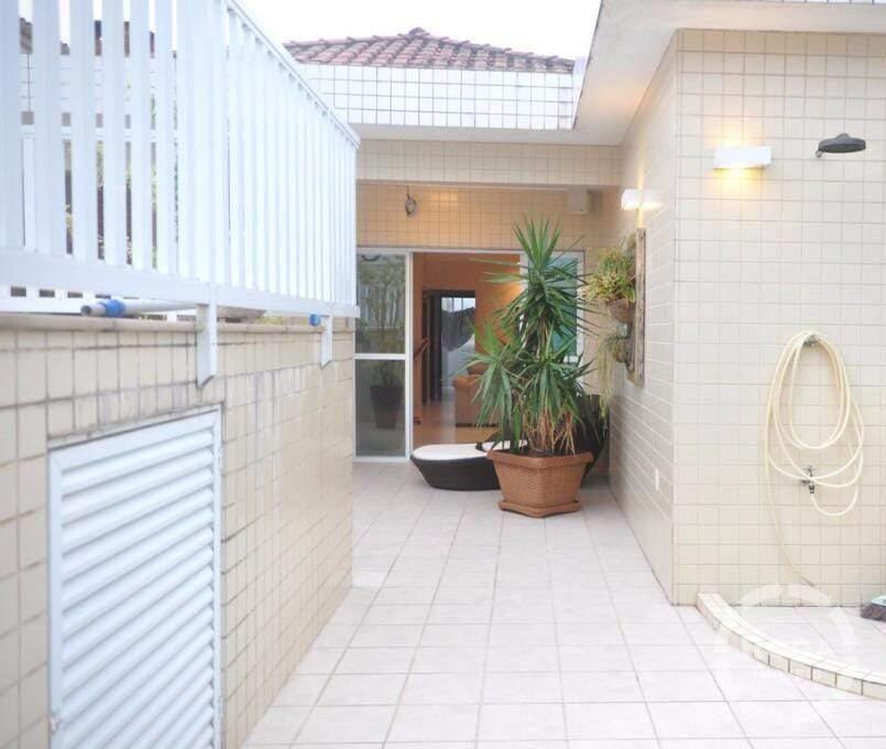 Casa à venda no Embaré: 