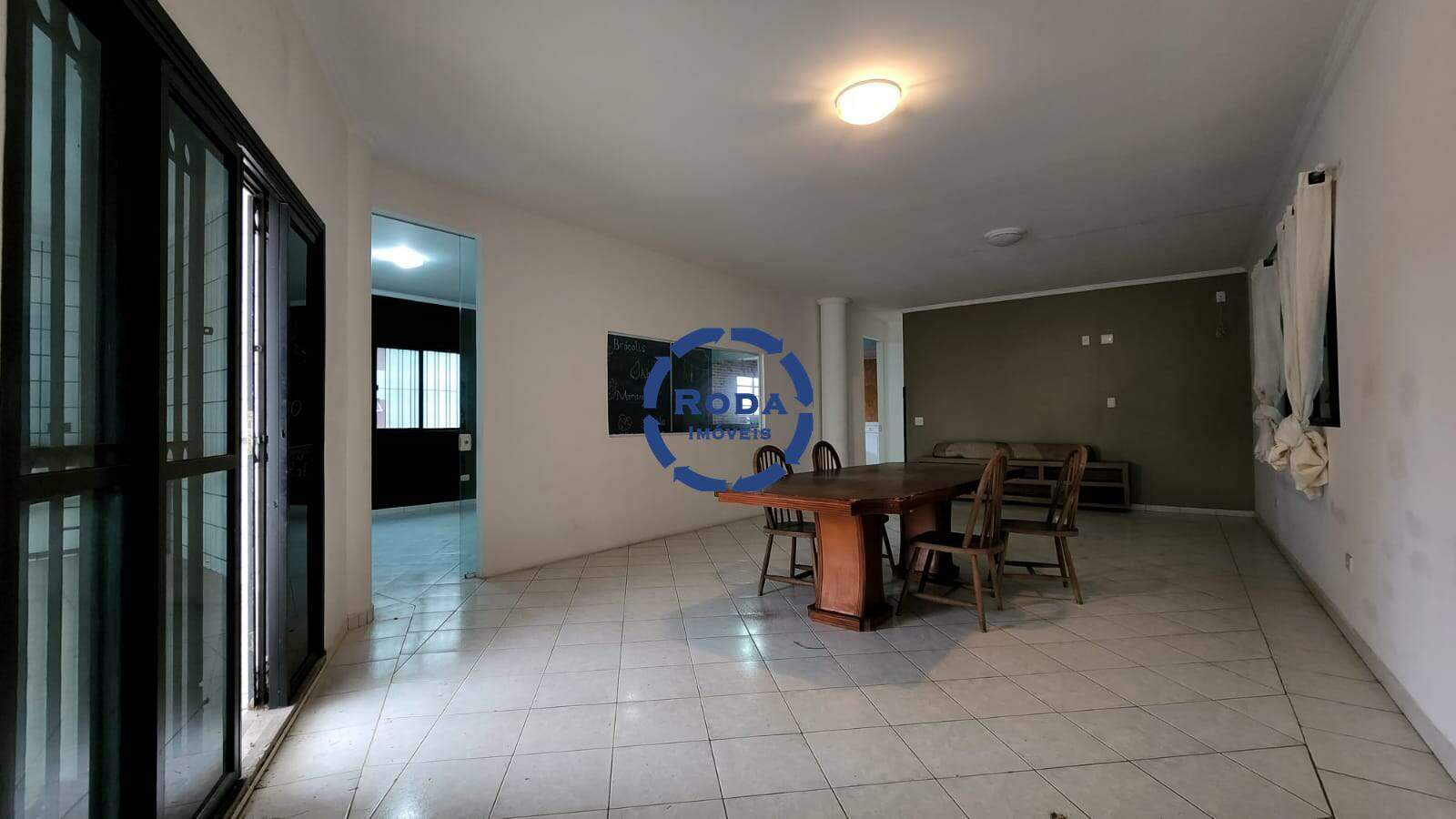 Casa à venda no Embaré: 