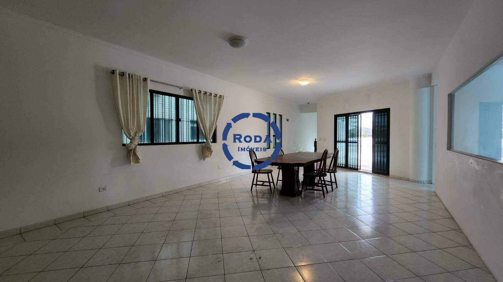 Casa à venda no Embaré: 