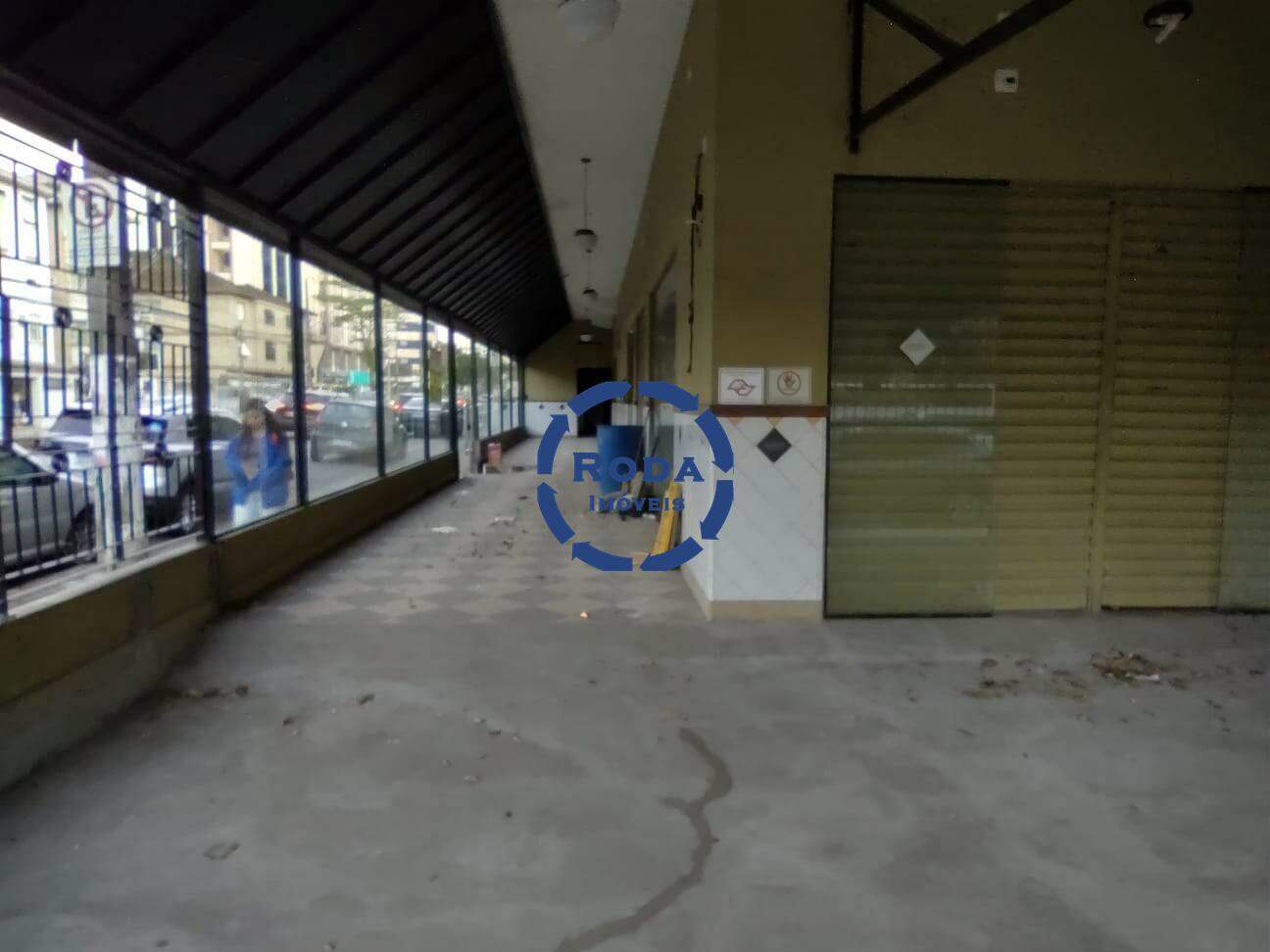Loja para aluguel no Embaré: 