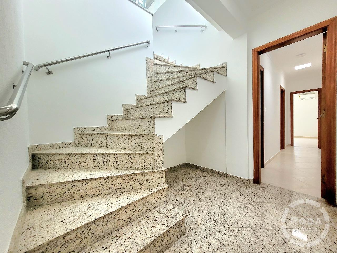 Casa à venda no Embaré: 