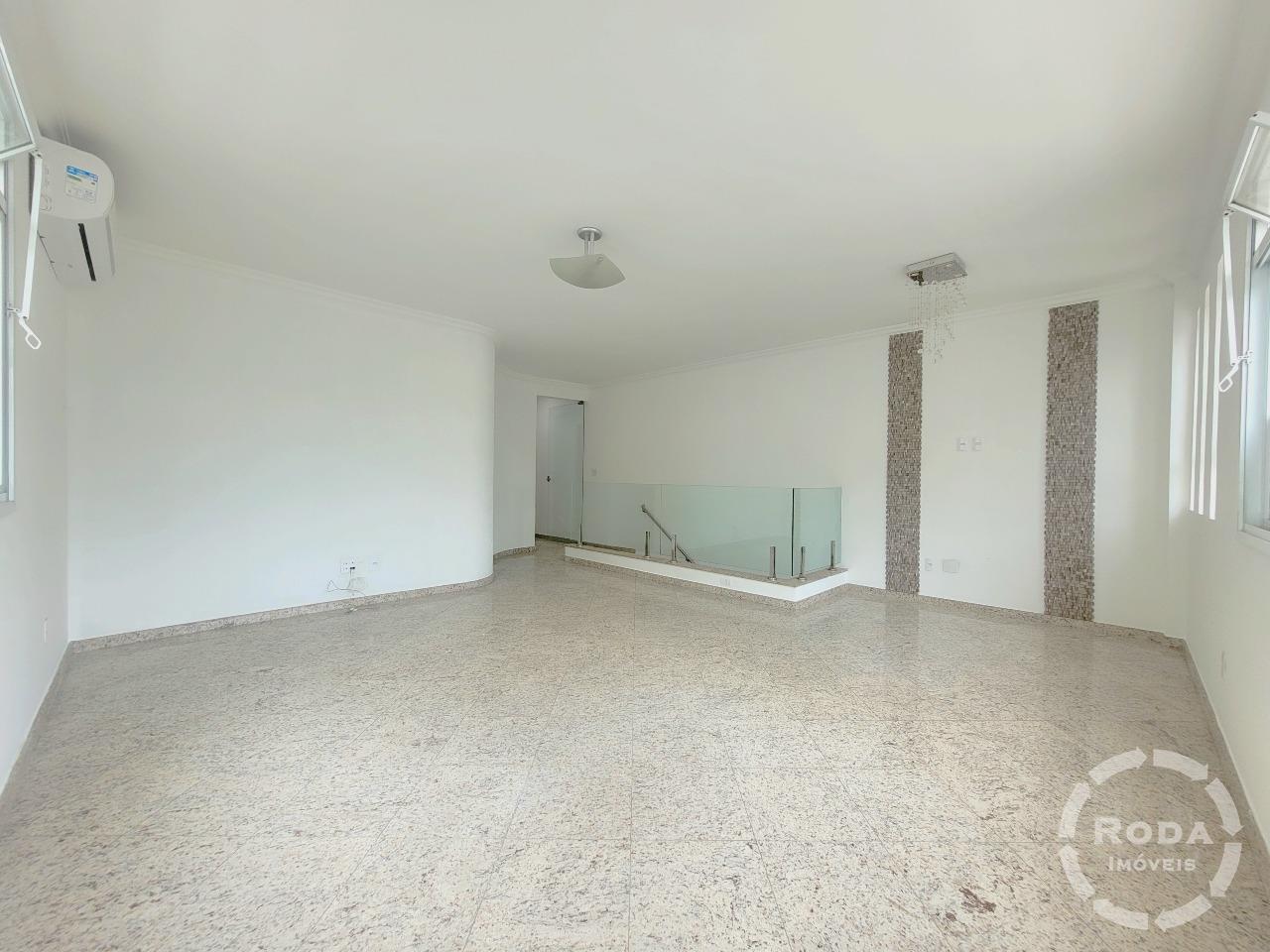 Casa à venda no Embaré: 