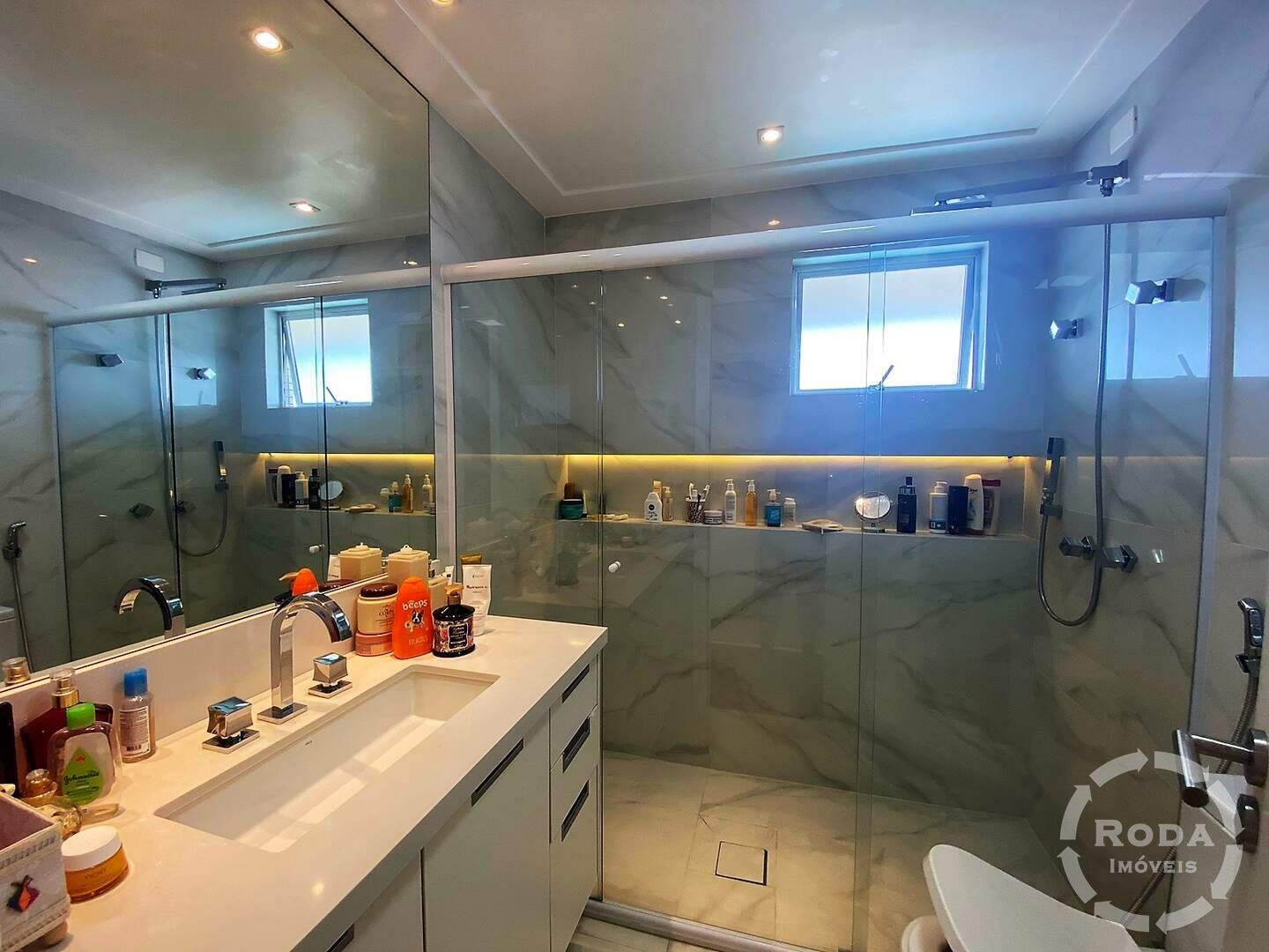 Cobertura à venda no Aparecida: 