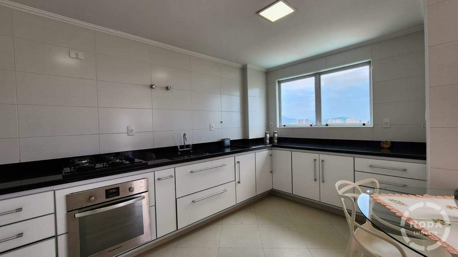 Cobertura à venda no Aparecida: 