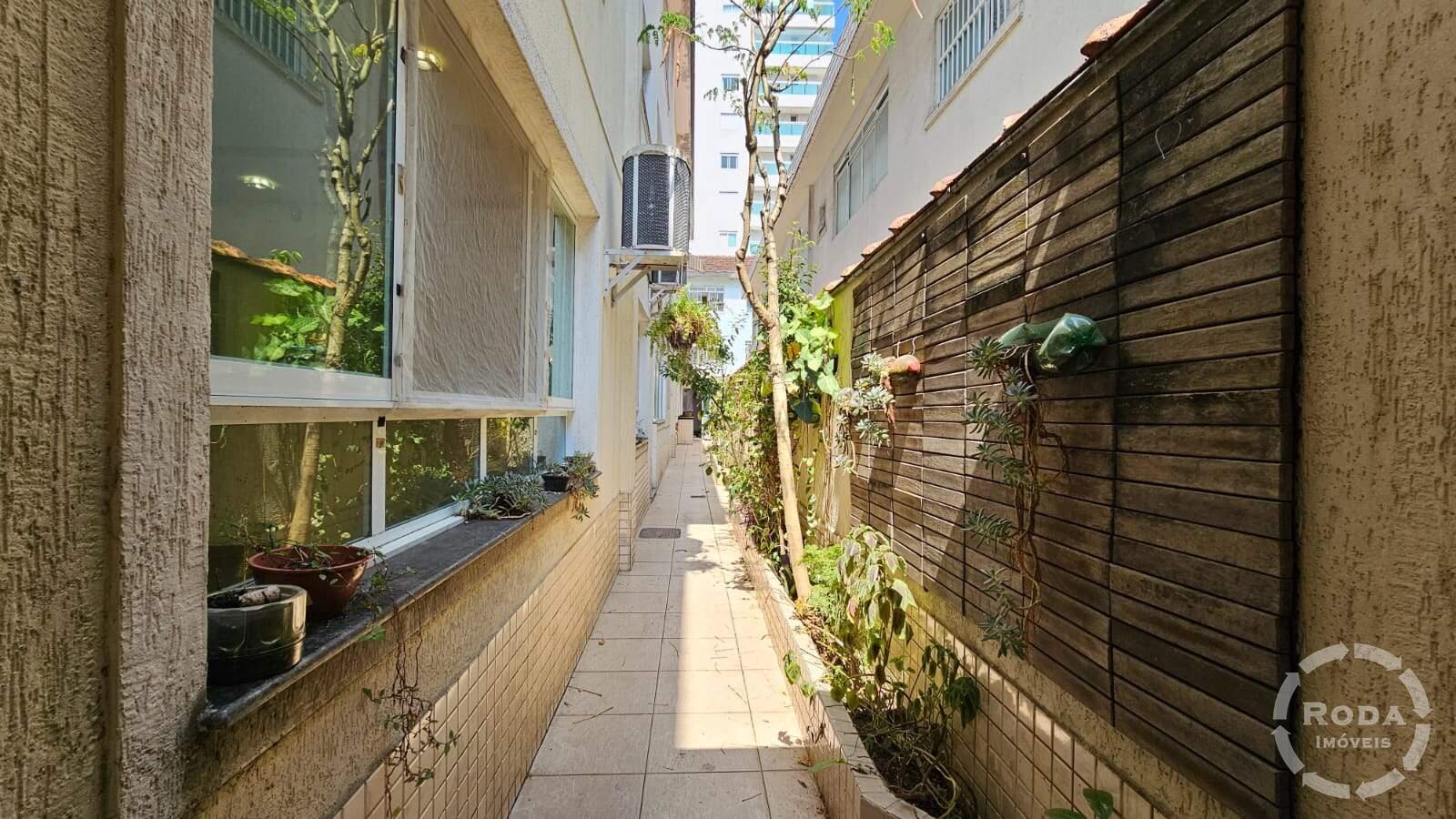 Casa à venda no Embaré: 