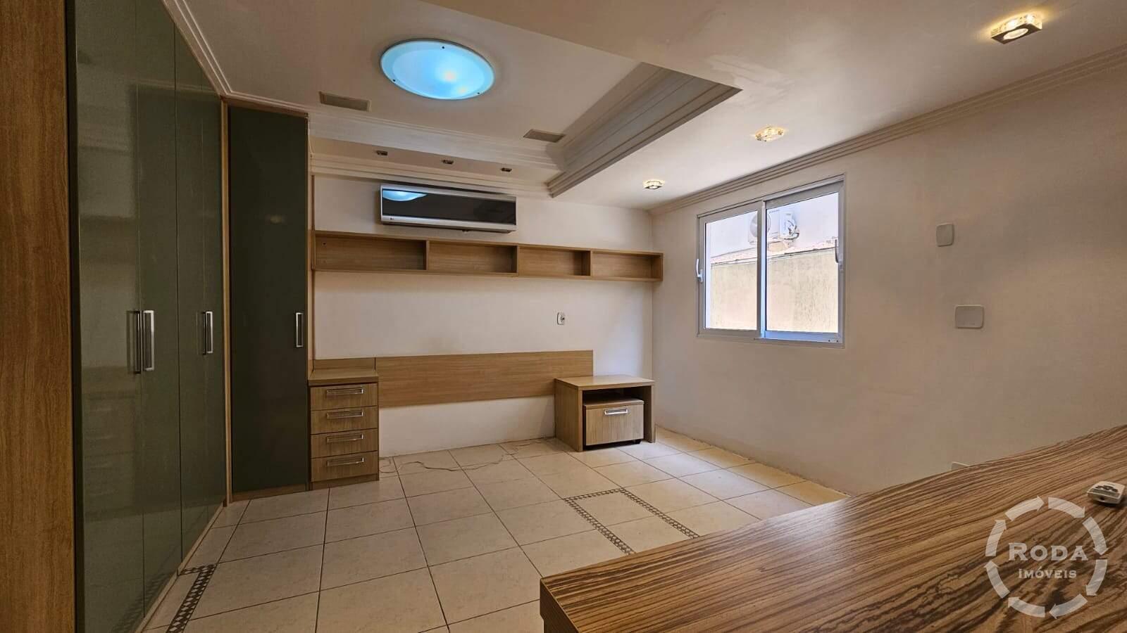 Casa à venda no Embaré: 