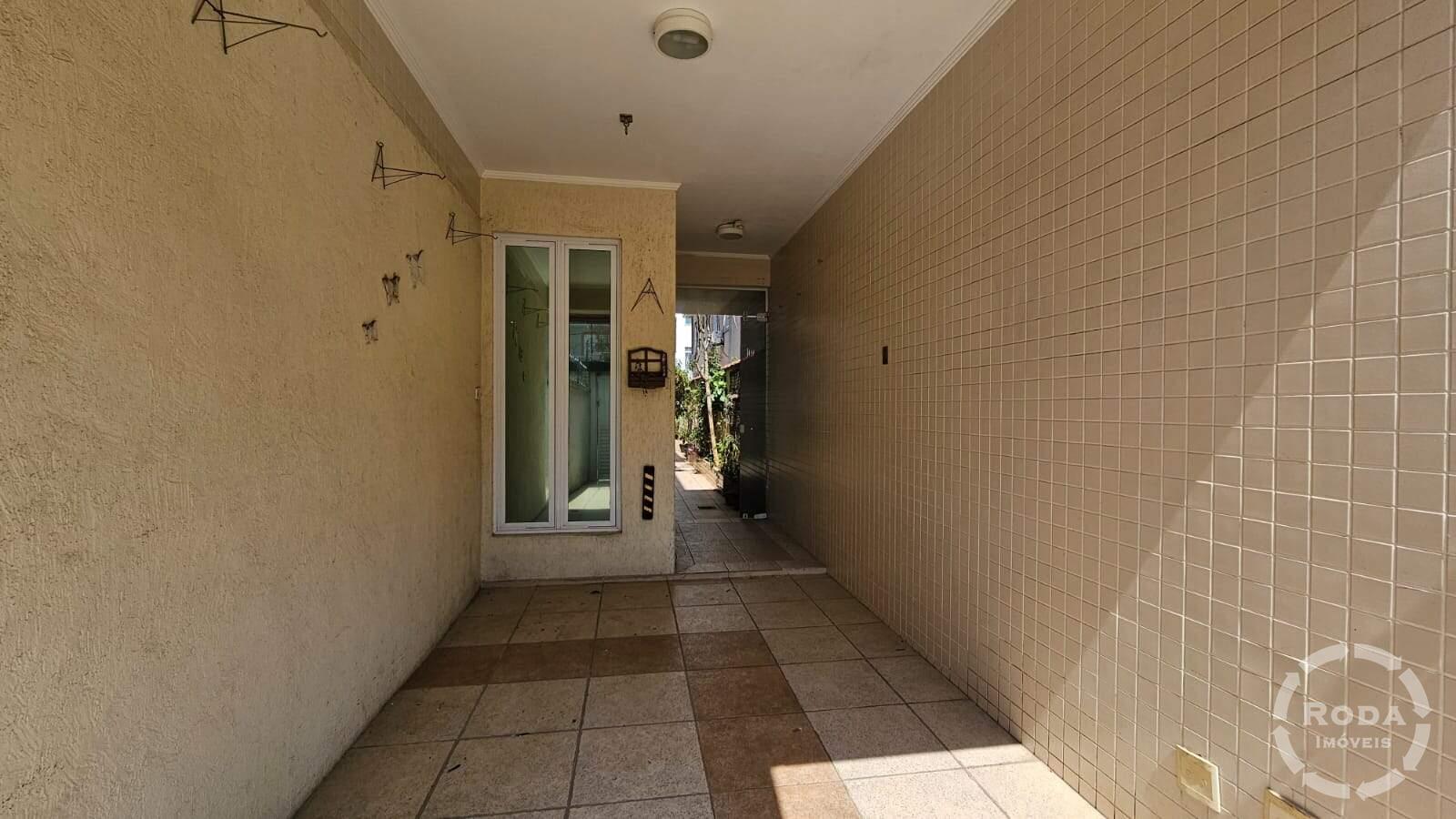 Casa à venda no Embaré: 