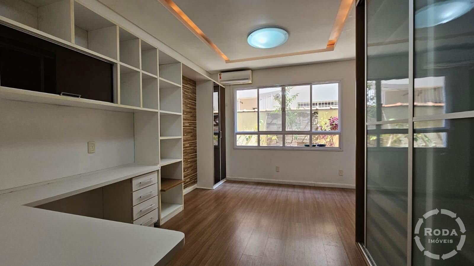 Casa à venda no Embaré: 