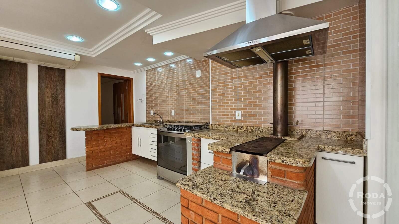 Casa à venda no Embaré: 