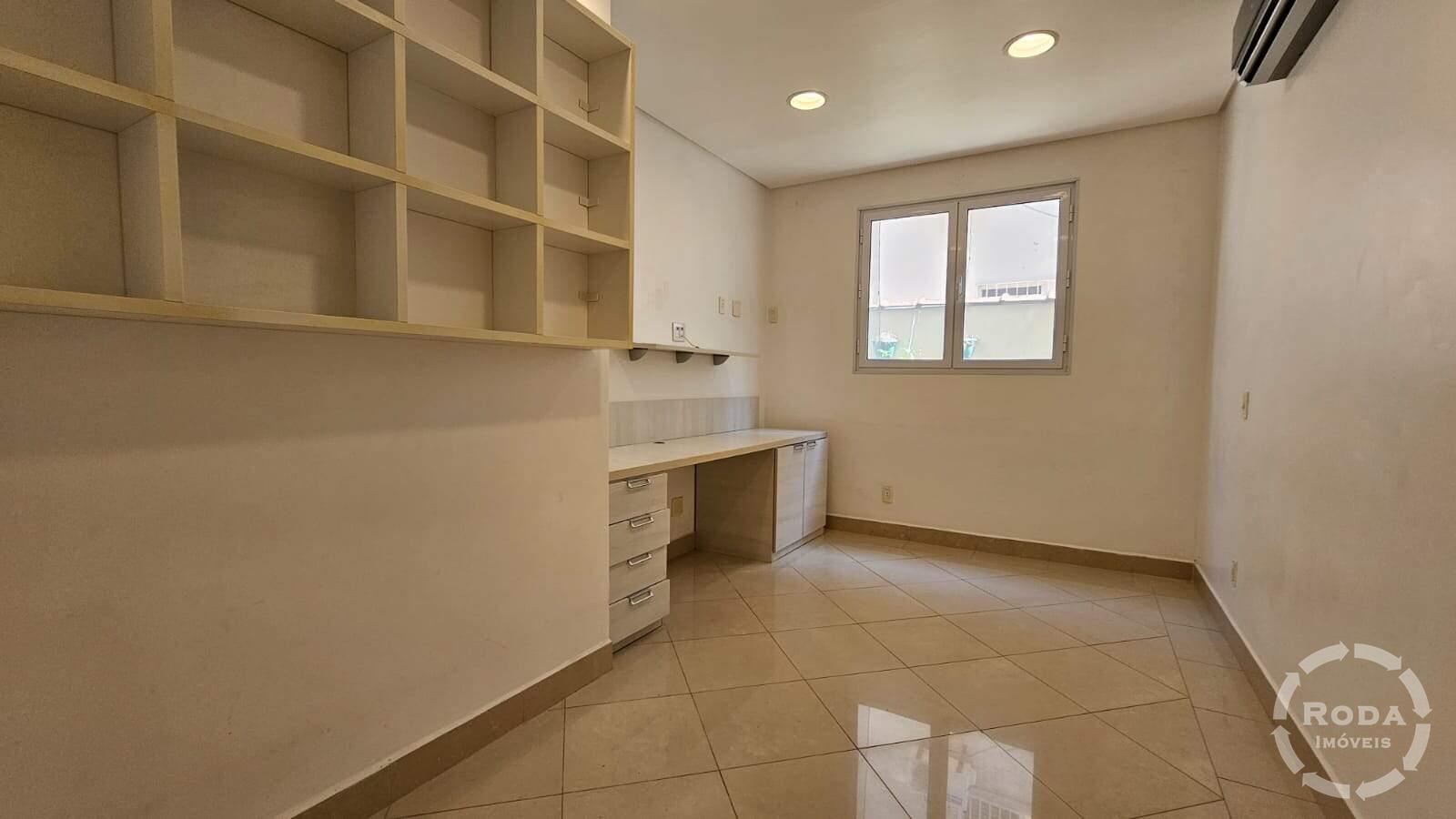 Casa à venda no Embaré: 