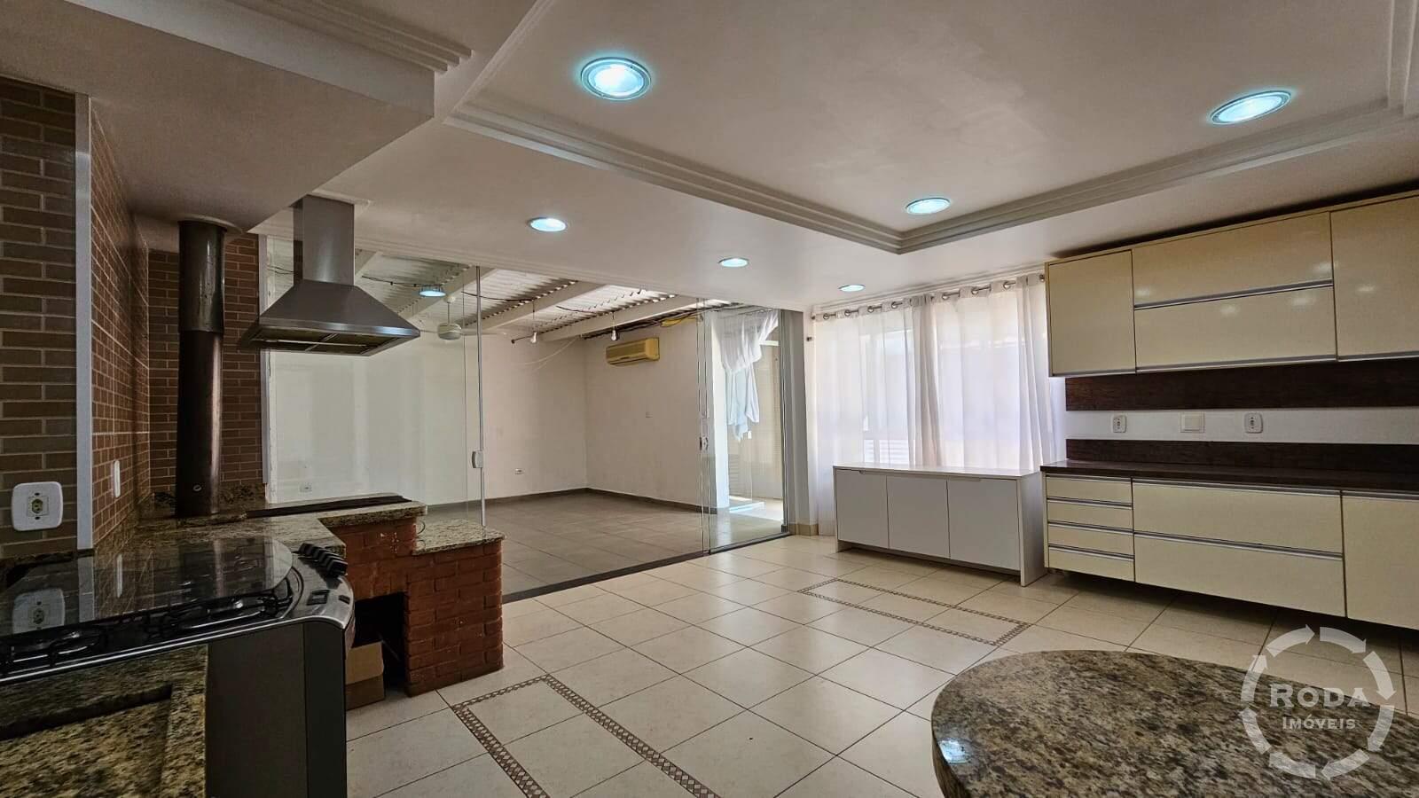 Casa à venda no Embaré: 