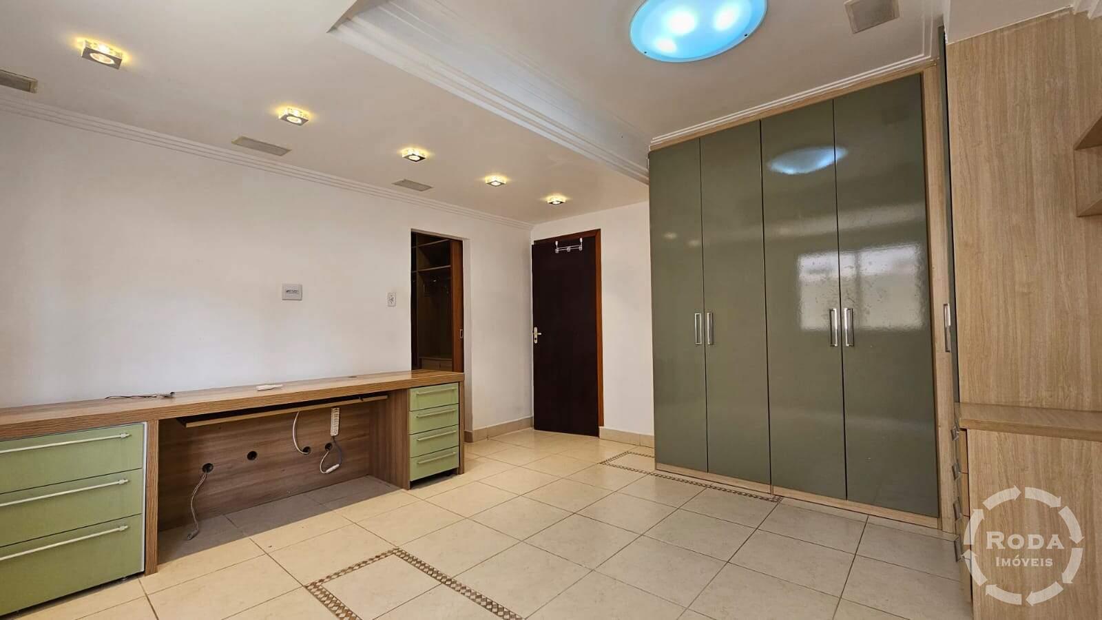 Casa à venda no Embaré: 