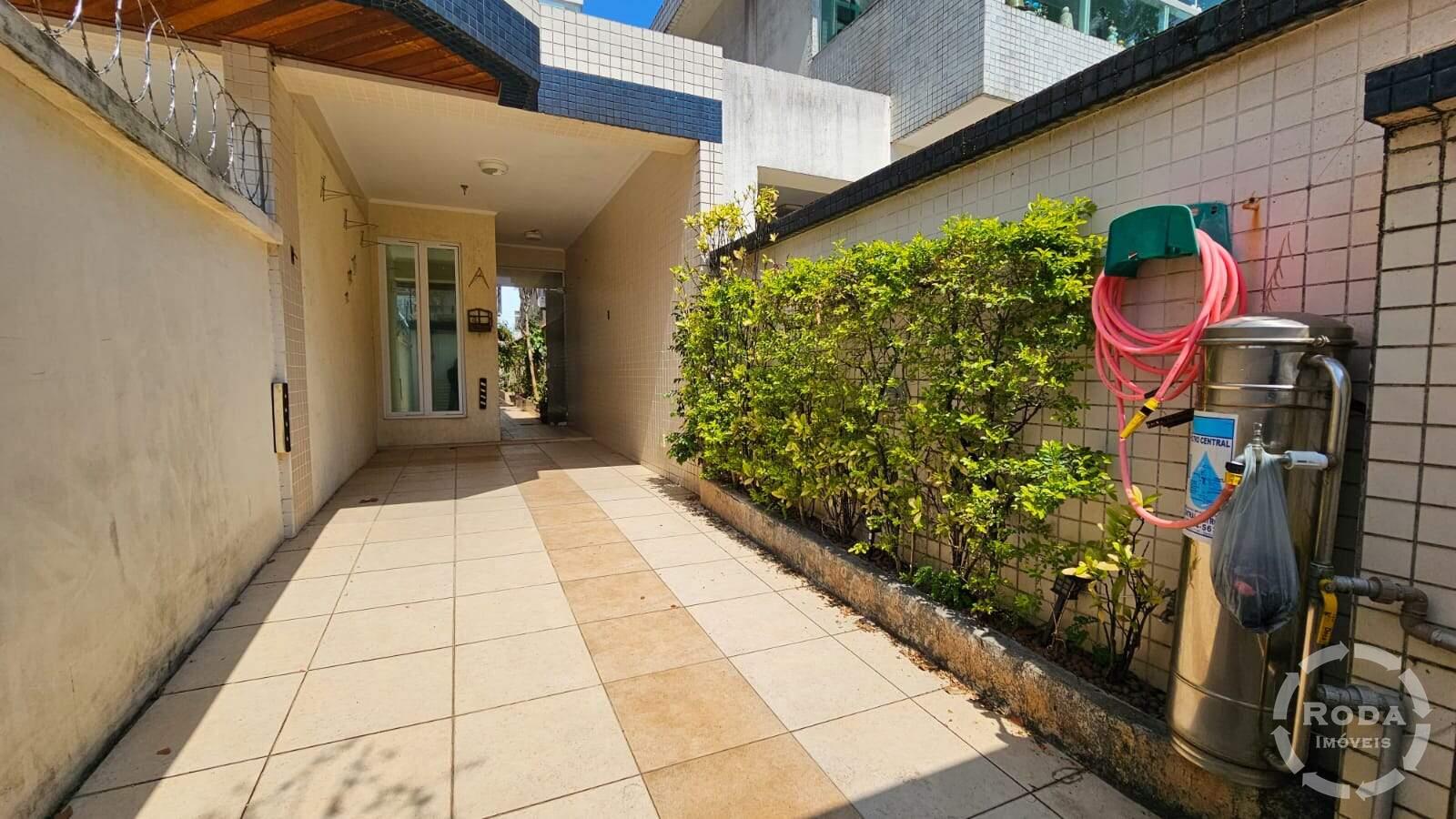 Casa à venda no Embaré: 