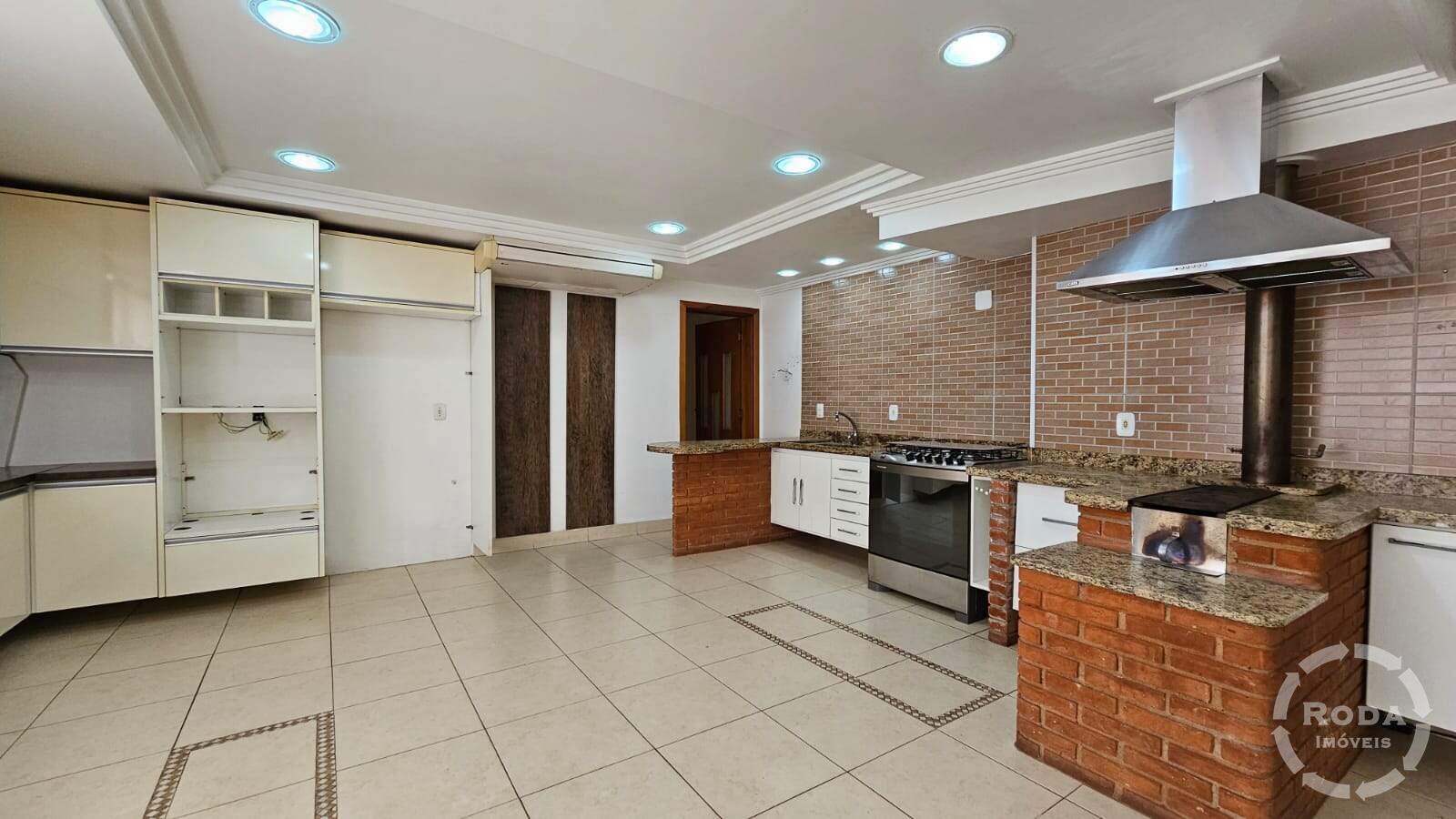 Casa à venda no Embaré: 