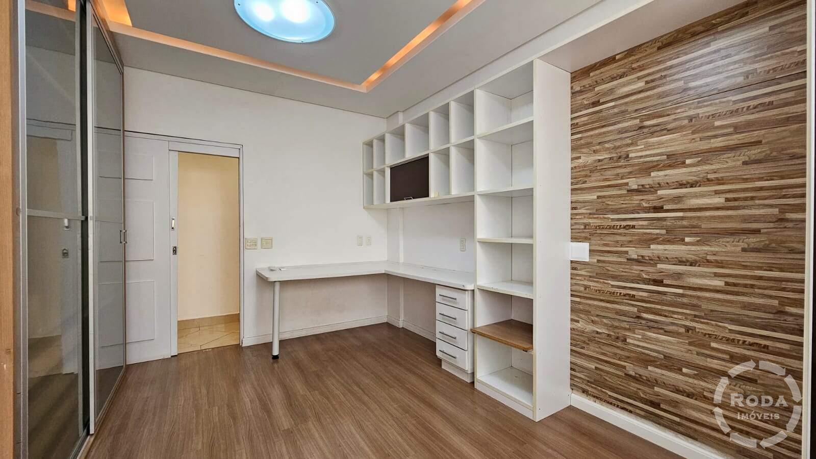 Casa à venda no Embaré: 