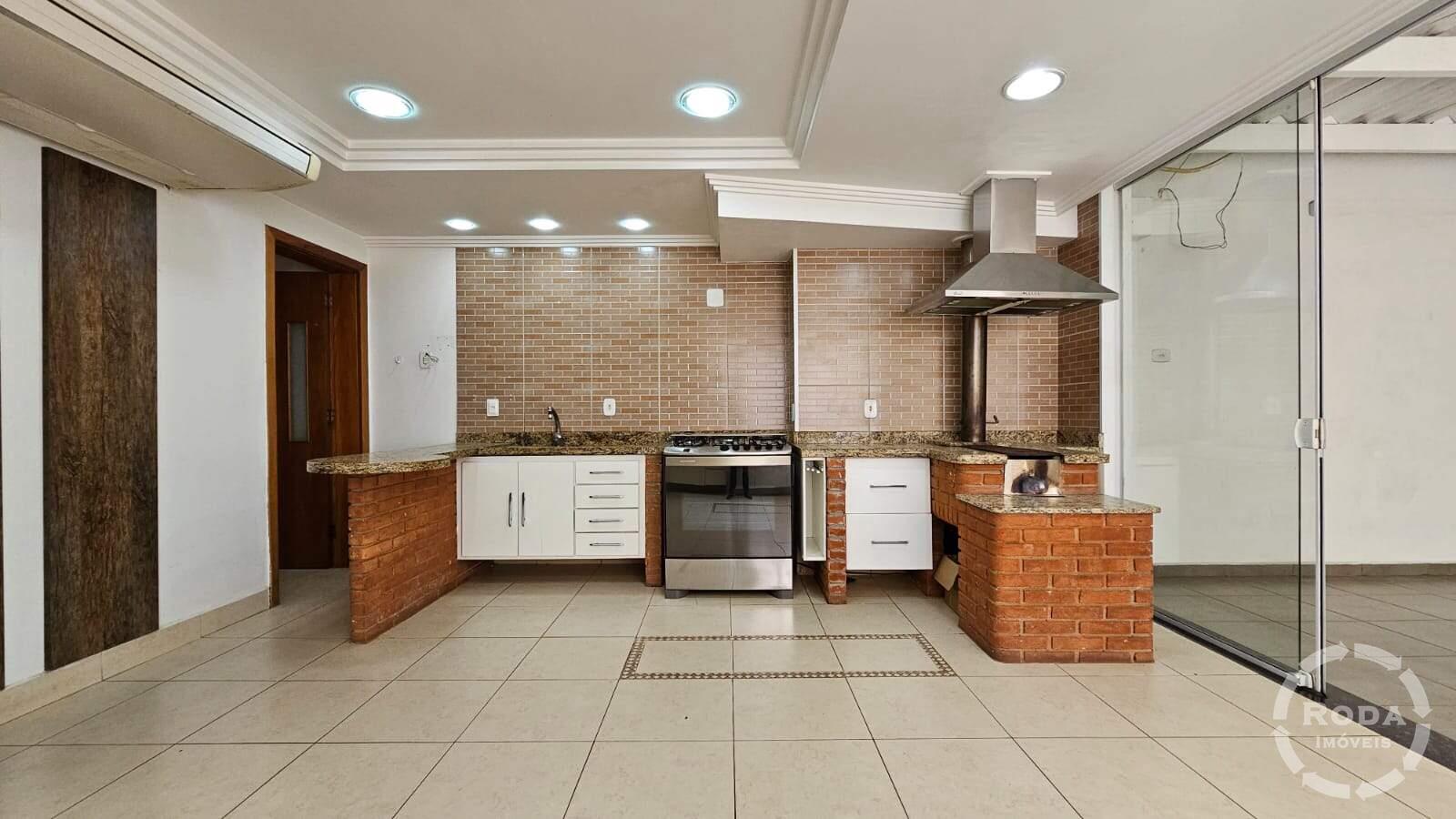 Casa à venda no Embaré: 