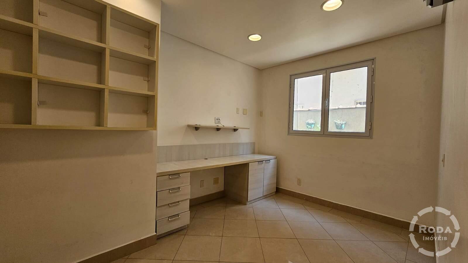 Casa à venda no Embaré: 