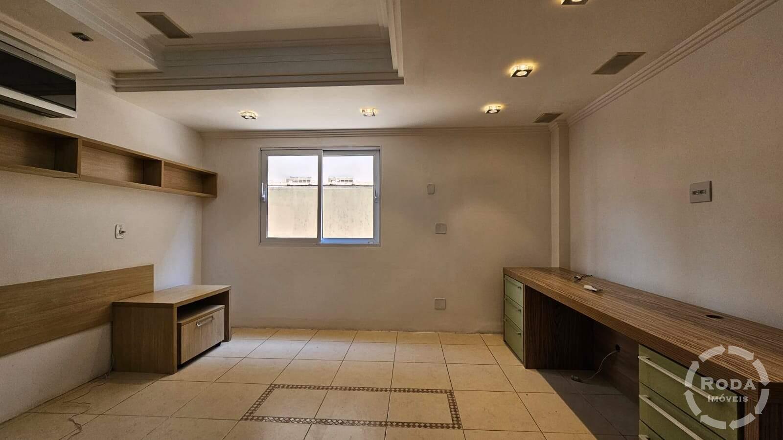 Casa à venda no Embaré: 