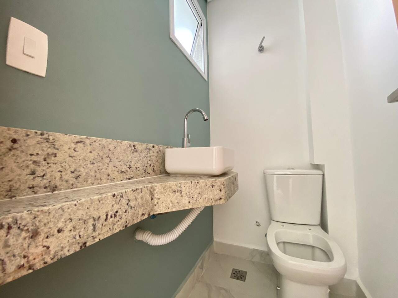 Casa à venda no Embaré: 