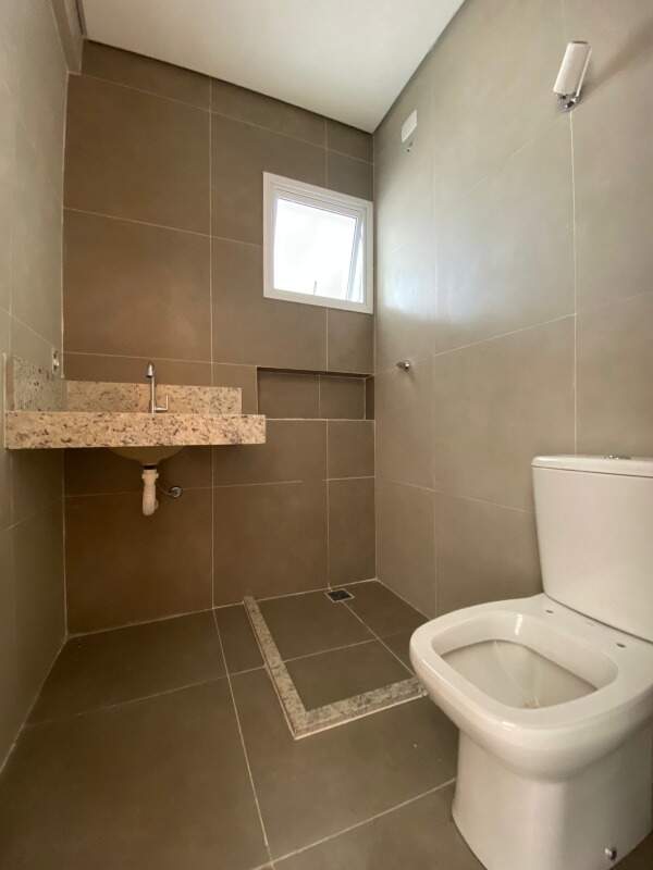 Casa à venda no Embaré: 