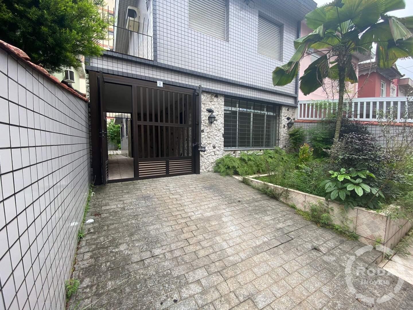 Sobrado Geminado à venda no Gonzaga: 