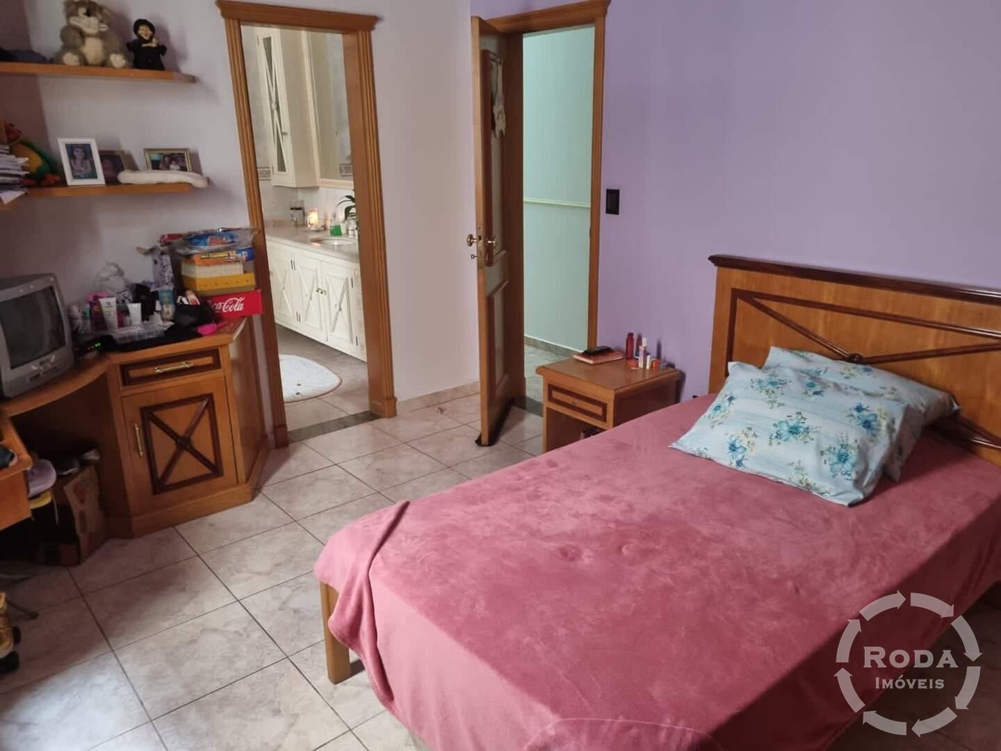 Casa à venda no Embaré: 