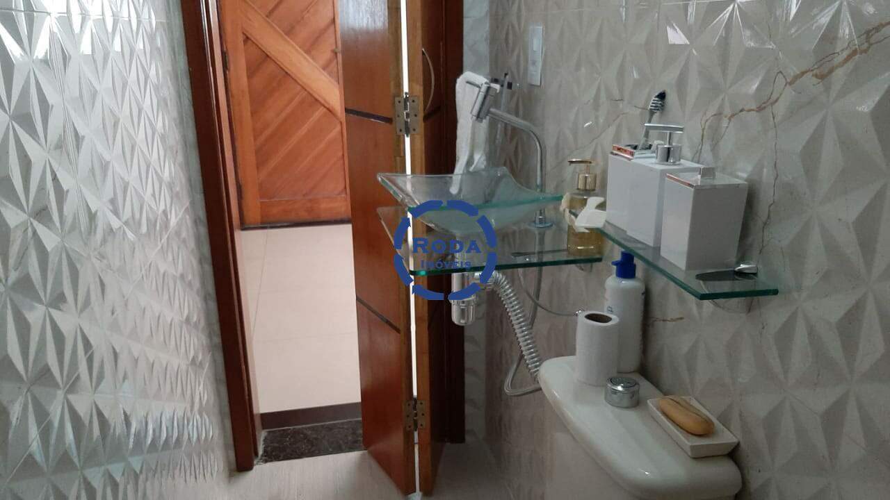 Casa de Condomínio à venda no Macuco: 