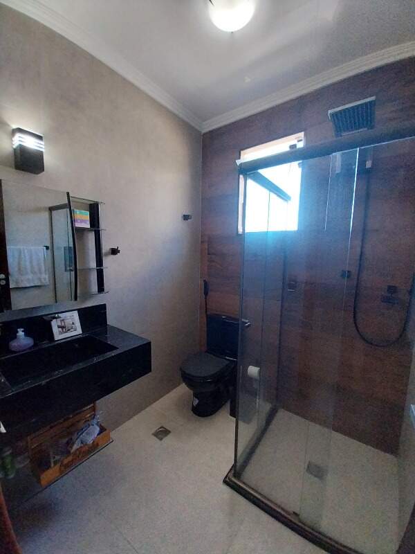 Casa de Condomínio à venda no Macuco: 