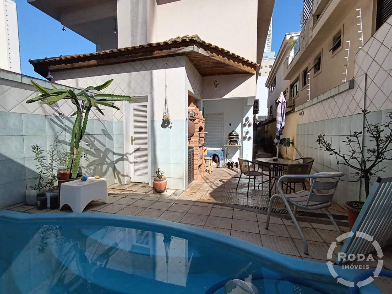 Casa à venda no Ponta da Praia: 