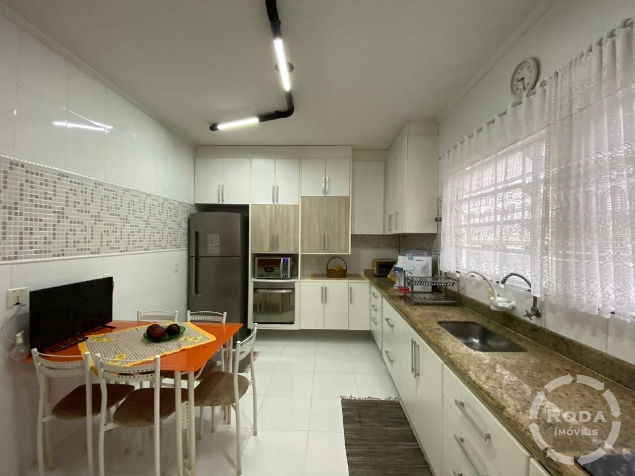 Casa à venda no Embaré: 